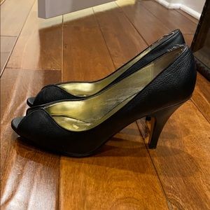 Steve Madden Black Leather Peep Toe Heels / 9.5